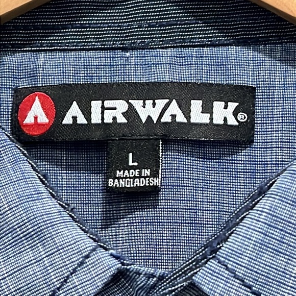 Airwalk Button Down Shirt Blue Chambray Long Sleeve Skater Grunge Sz L 90s Y2K - Picture 5 of 11